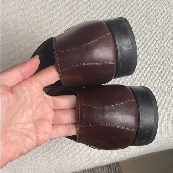 Saks Fifth Ave Magnanni - Picture 6 of 6